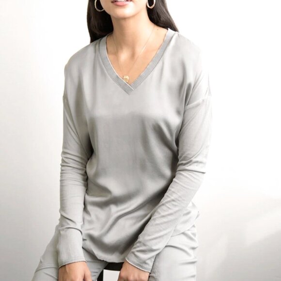 Go Silk Iconic Silk V-Neck Pullover - Picture 1 of 10